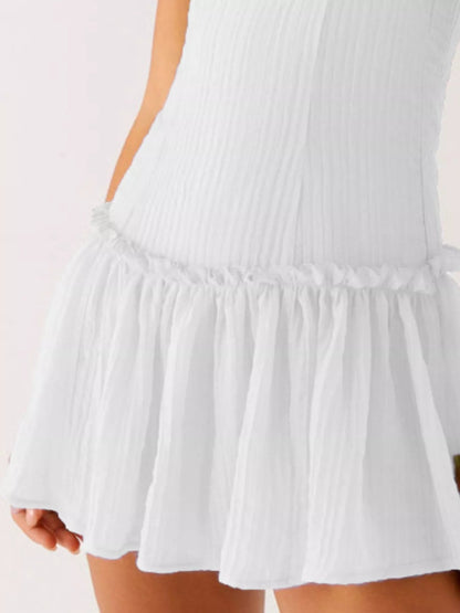 Minijurk met geplooide volantzoom en cami-stijl