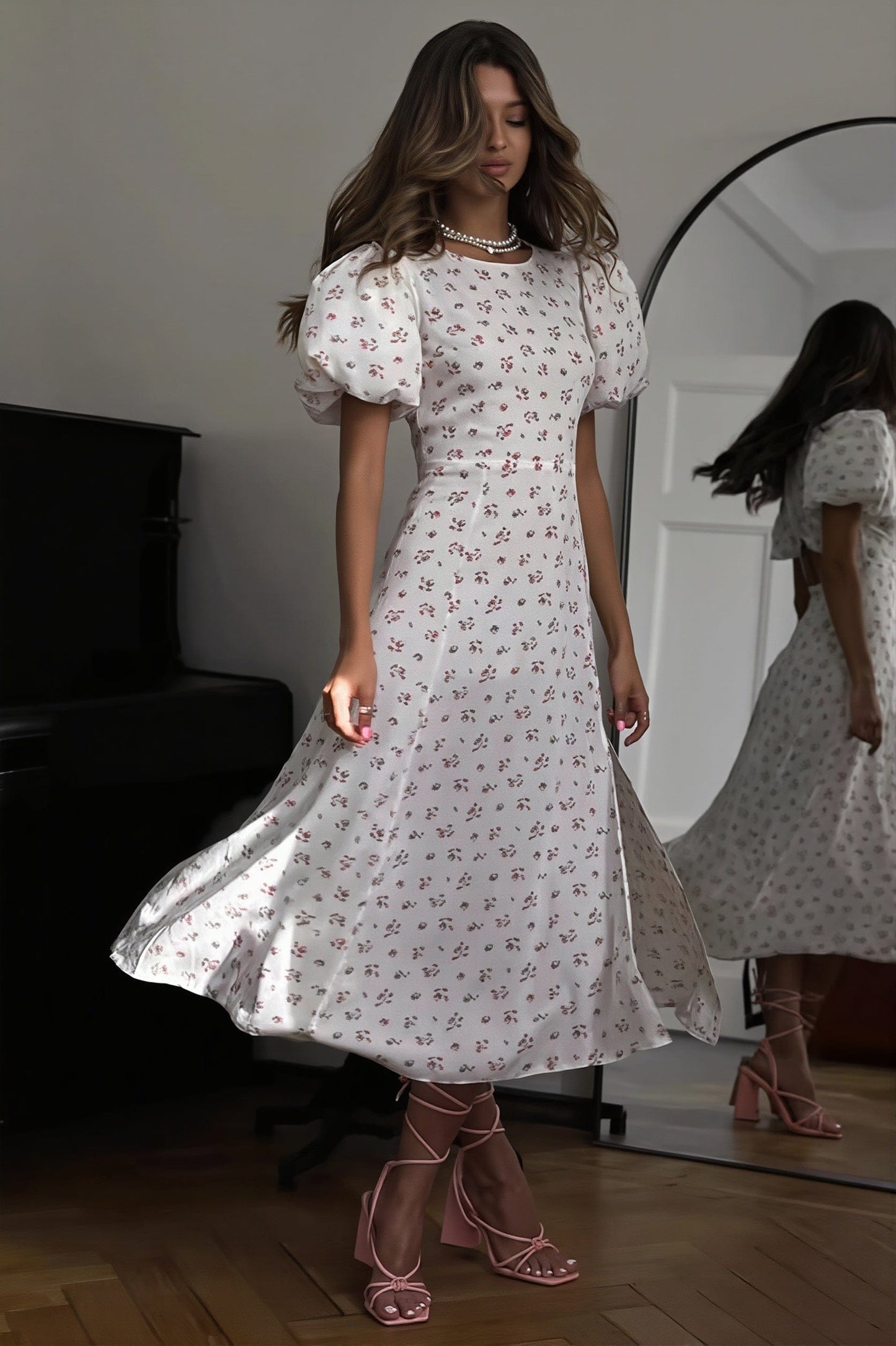 Dames maxi jurk met bloemenprint en split, vooraanzicht