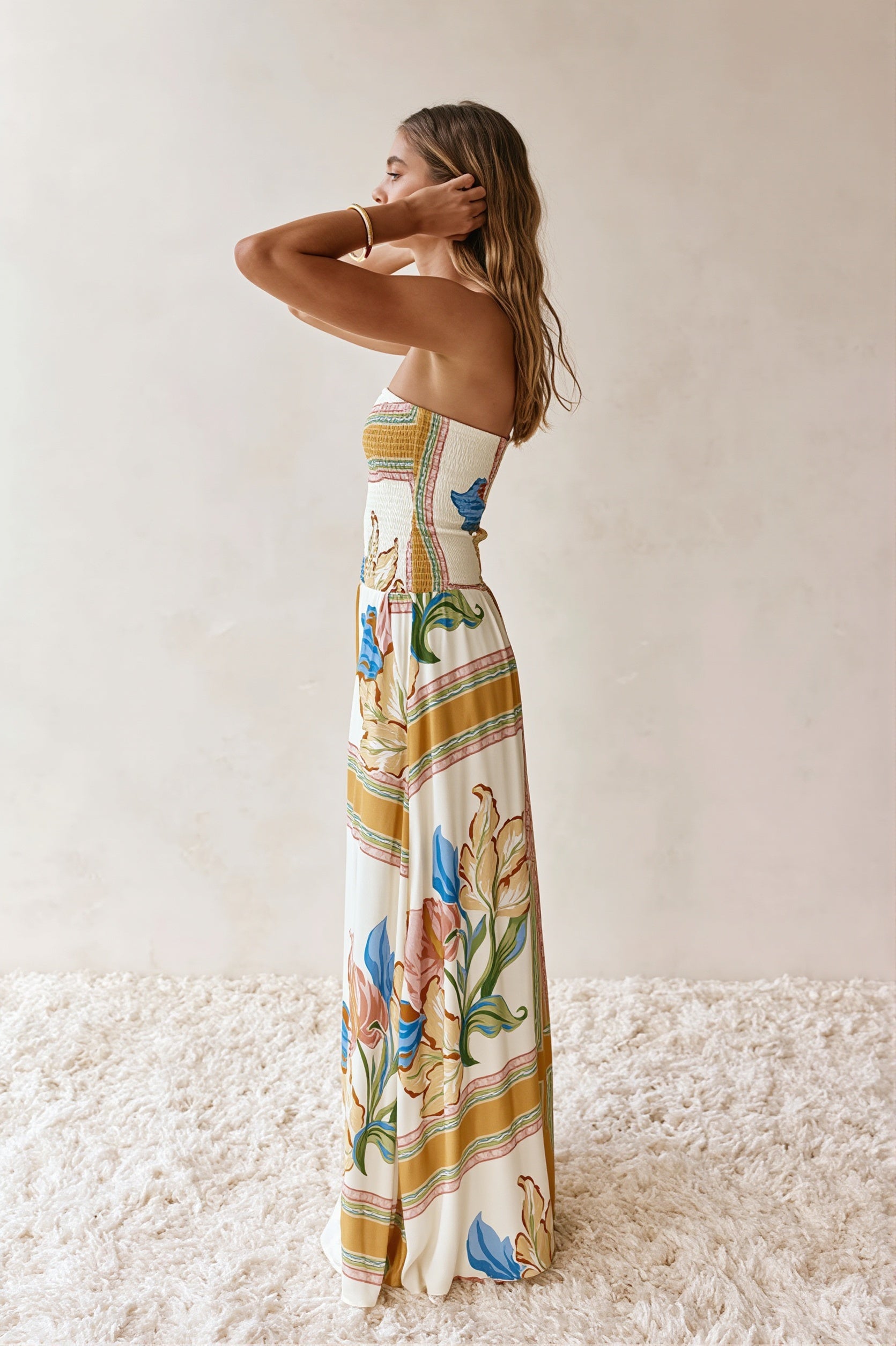 Lange bloemenjurk zonder bandjes in boho stijl