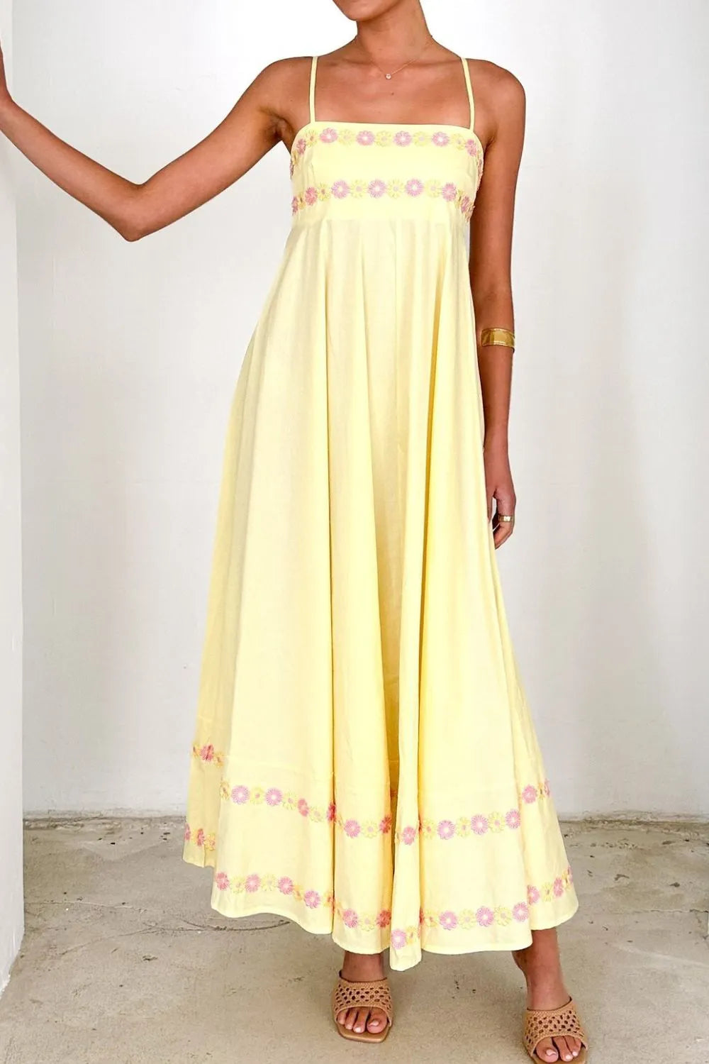 Maxi jurk met bloemenborduursel en spaghetti bandjes van polyester