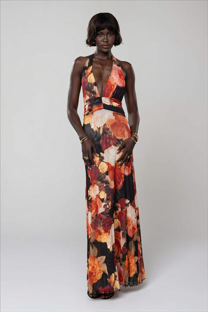 Close-up van de stof en print van de dames maxi jurk