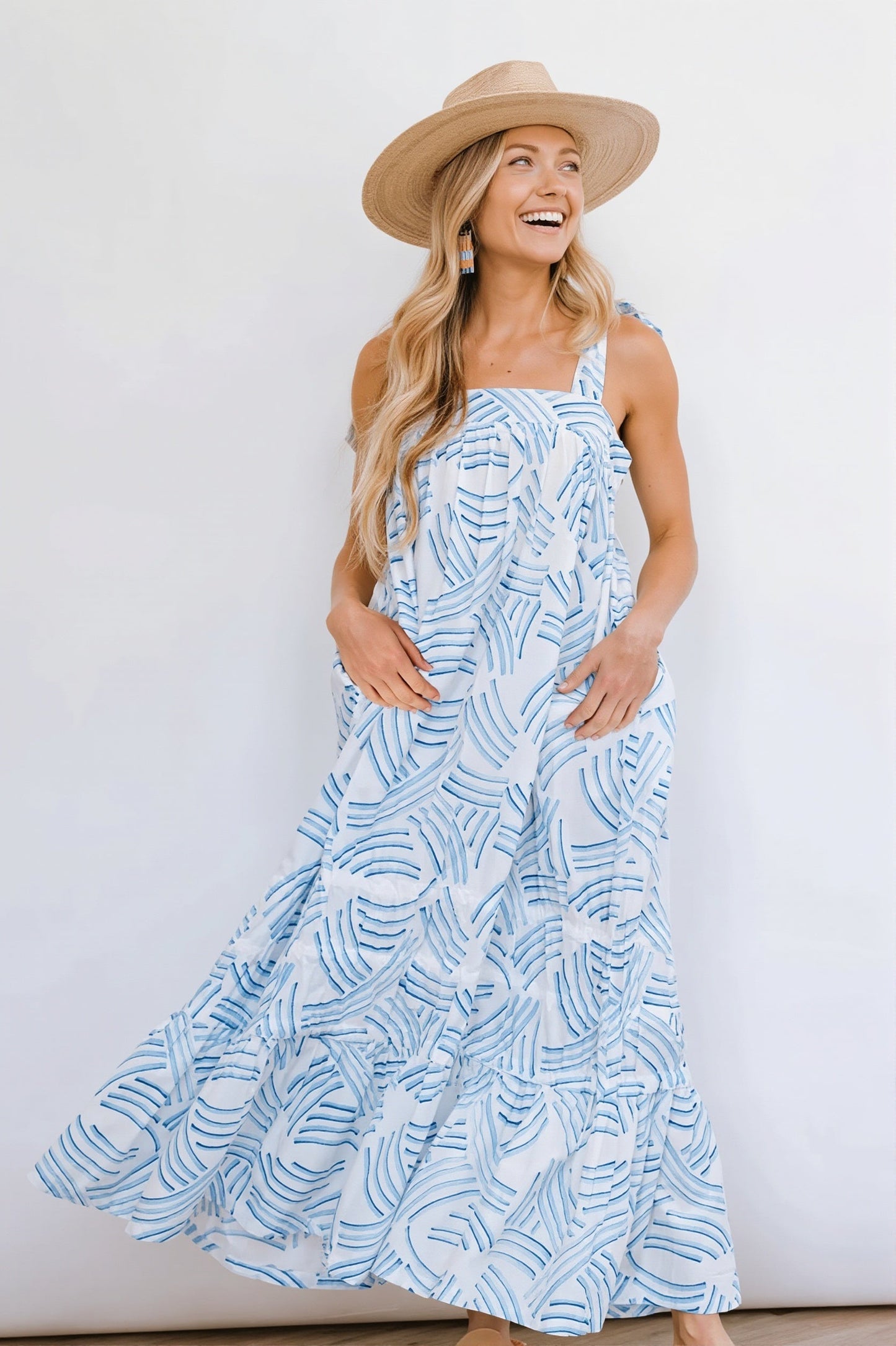 Dames maxi jurk met print en strikbandjes in een luchtige boho stijl