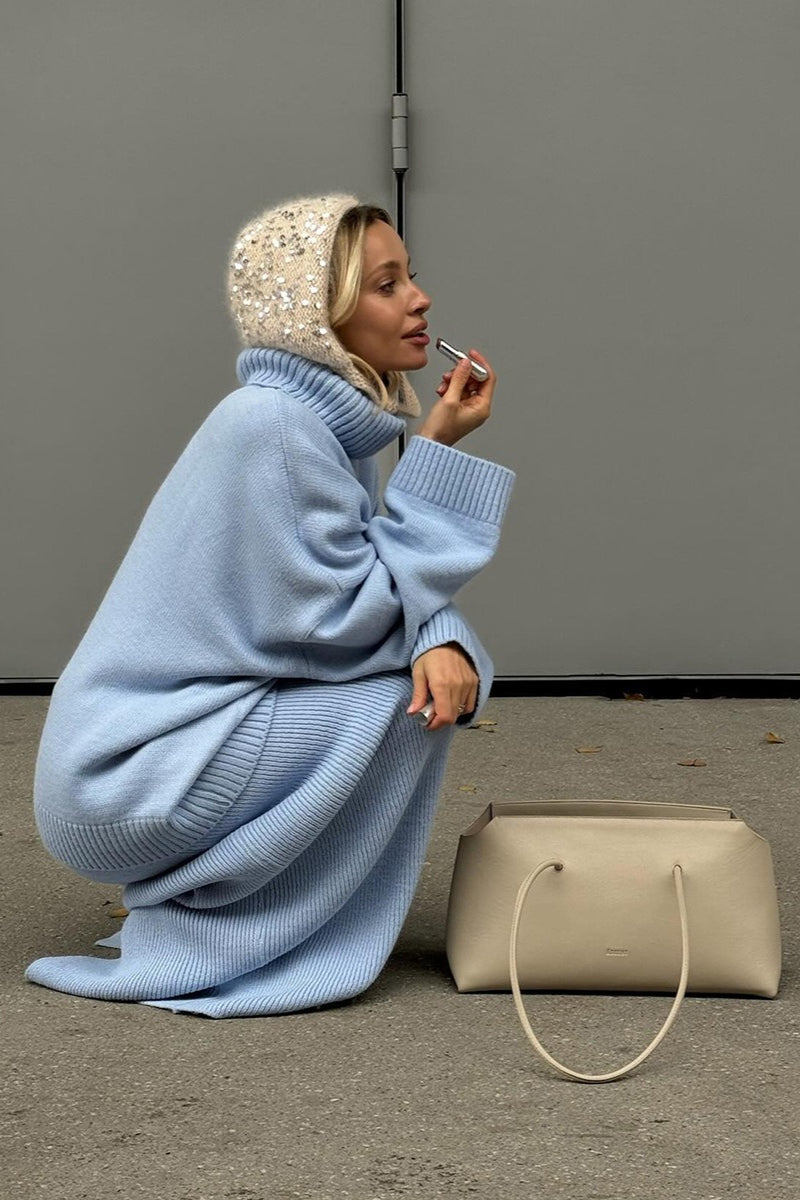 Volledige dameslook met oversized trui en maxirok
