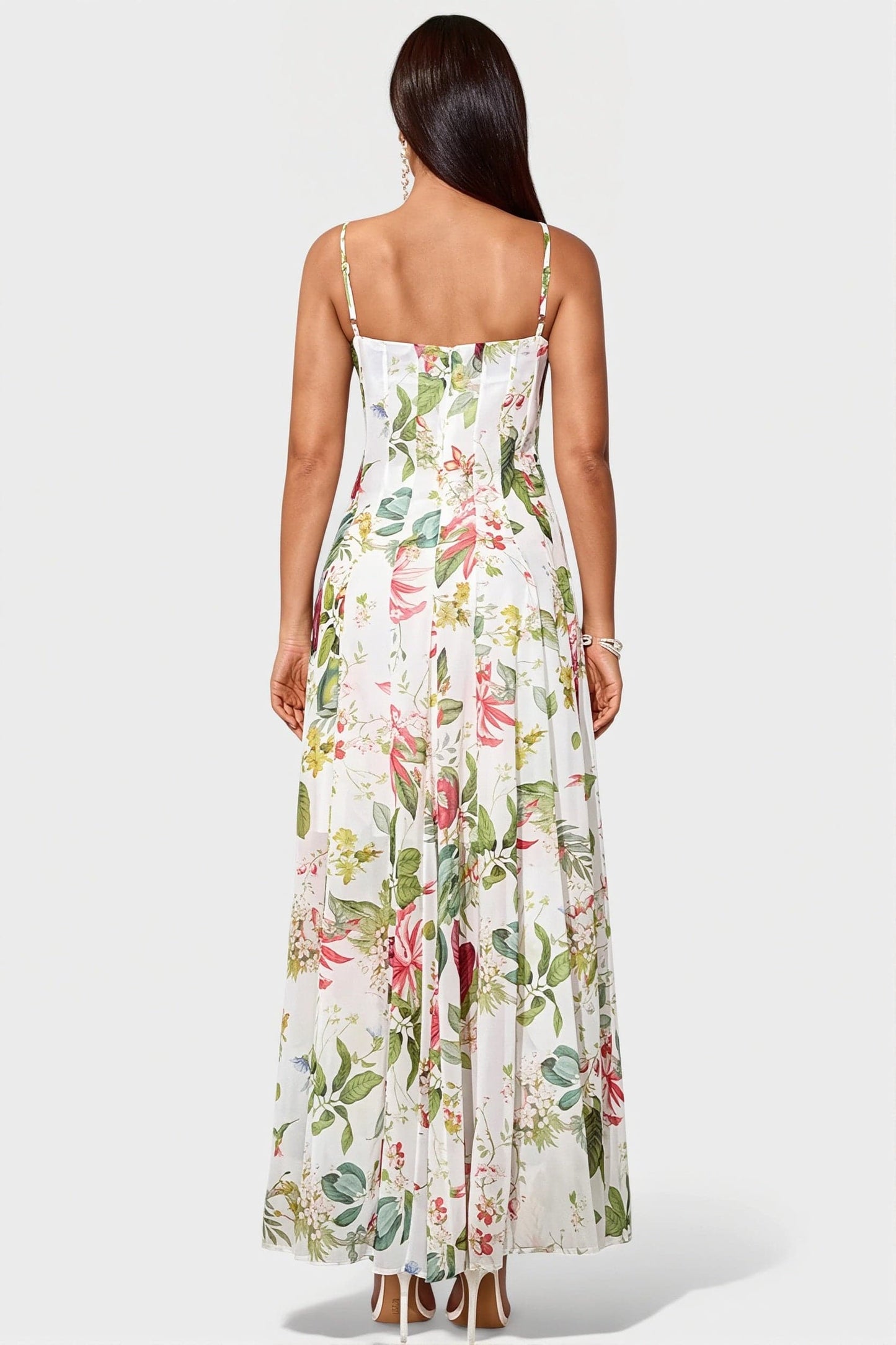 Detail van de bloemenprint op de dames maxi jurk