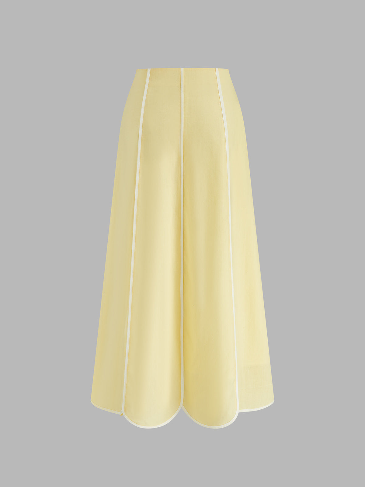Dames rokset met haltertop gedragen in volledige look