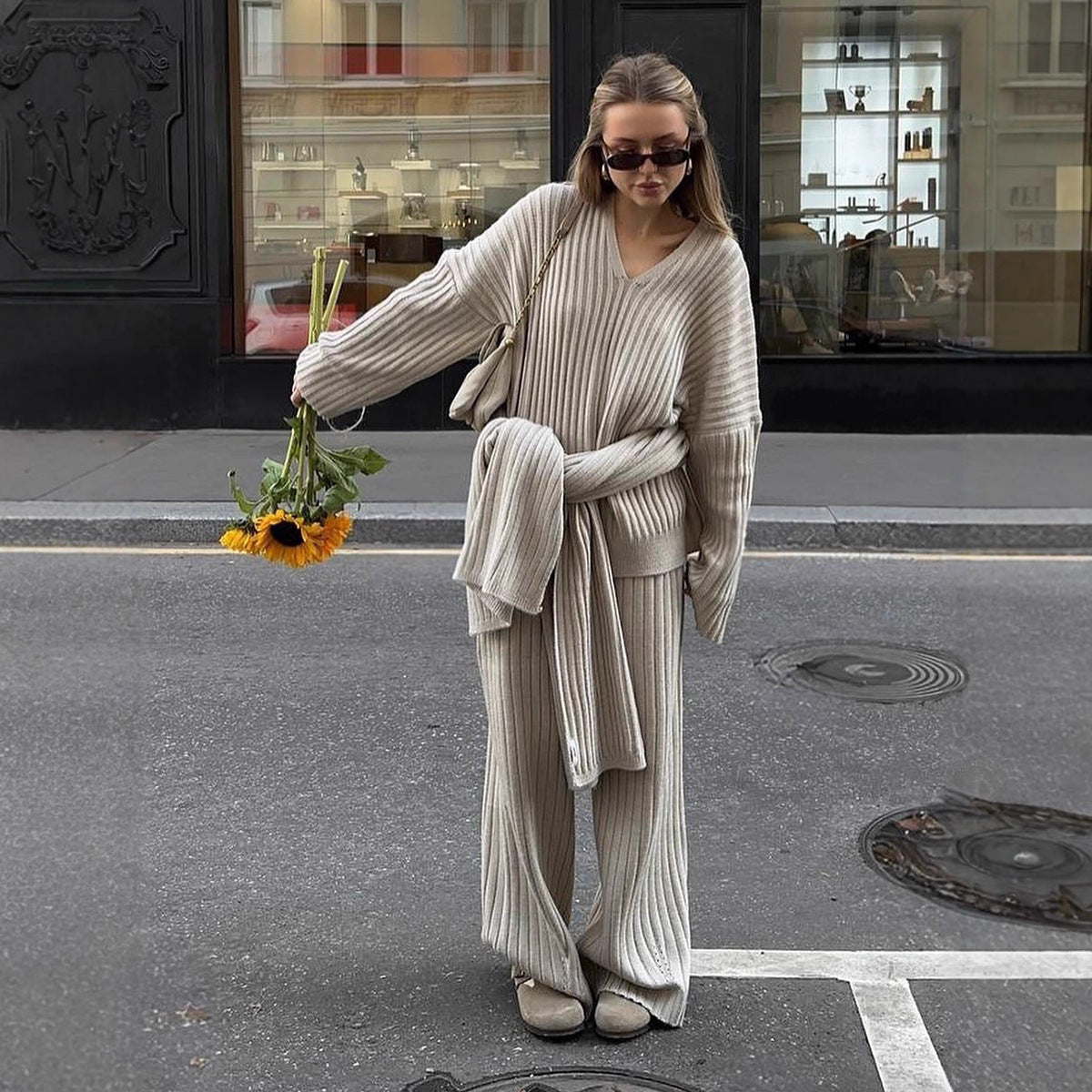 Dames gebreid relaxed ensemble met bijpassende sjaal