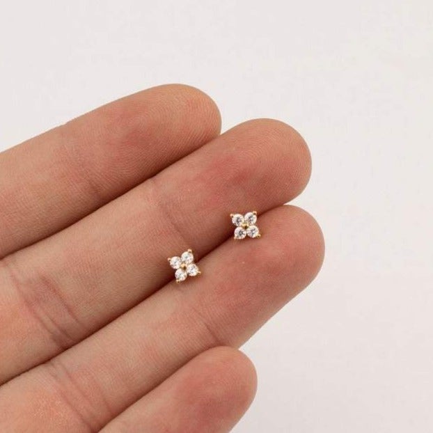 Oorbellen met bloemstuds van sterling zilver