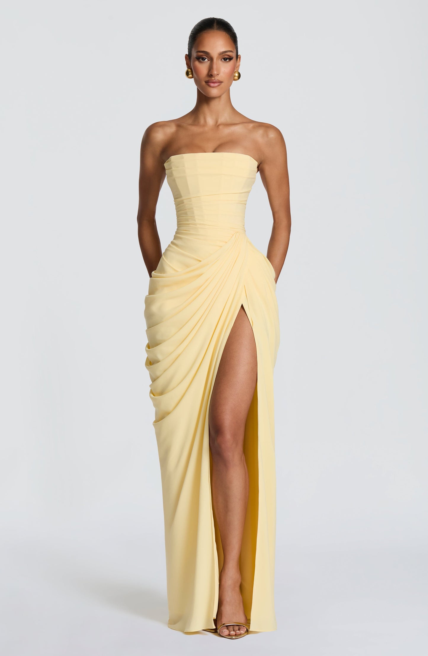 Dames straploze maxi jurk met ruches in lange elegante uitvoering