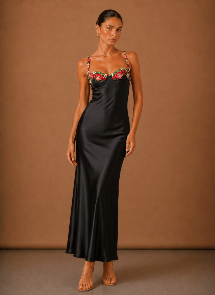 Dames Maxi Jurk Van Satijn Met Bloemdetail