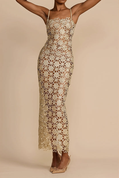 Maxi jurk met kant, cut-out taille en vrouwelijke pasvorm