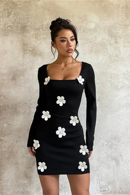 Dames bodycon mini jurk met bloemenprint en lange mouwen, zijaanzicht