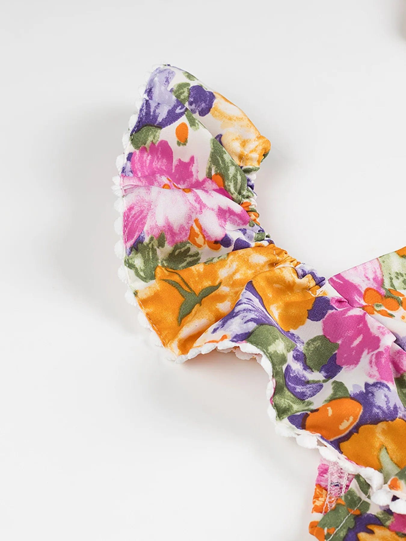 Polyester jurk met bloemenprint en gerimpelde zoom