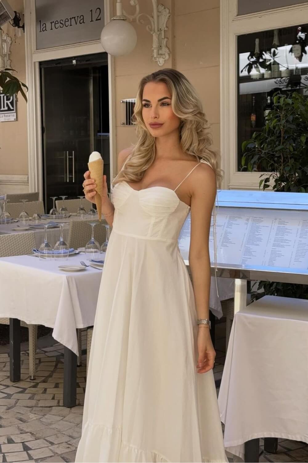 Witte enkellange jurk van vloeiende polyester