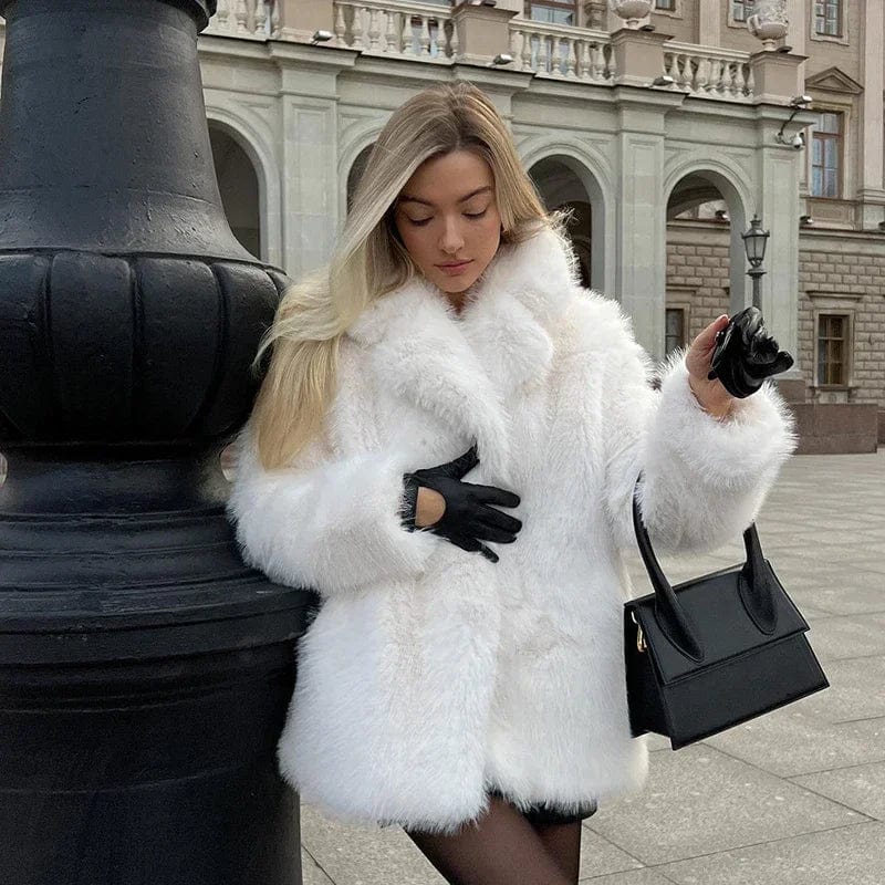 Witte Fluffy Jas