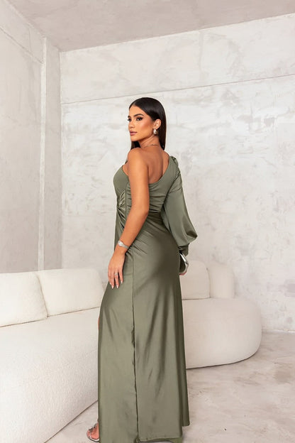 Dames one shoulder maxi jurk met split, silhouet van de achterkant